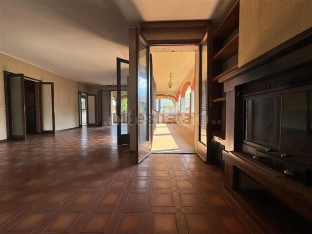 Appartamento in vendita di 200 m² in Via Don Rodrigo
