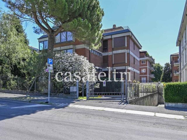 Appartamento in vendita di 200 m² in Via Damiano Chiesa, 9