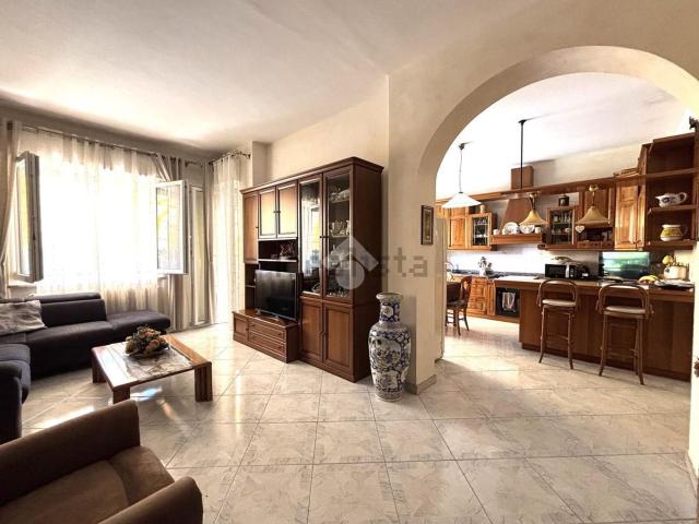 Appartamento in vendita di 200 m² in Via Dante Alighieri, 19