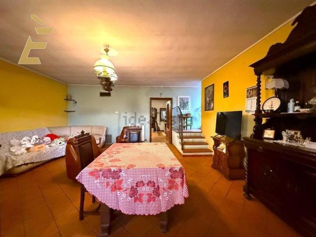 Appartamento in vendita di 200 m² in Via Dante Alighieri, 56
