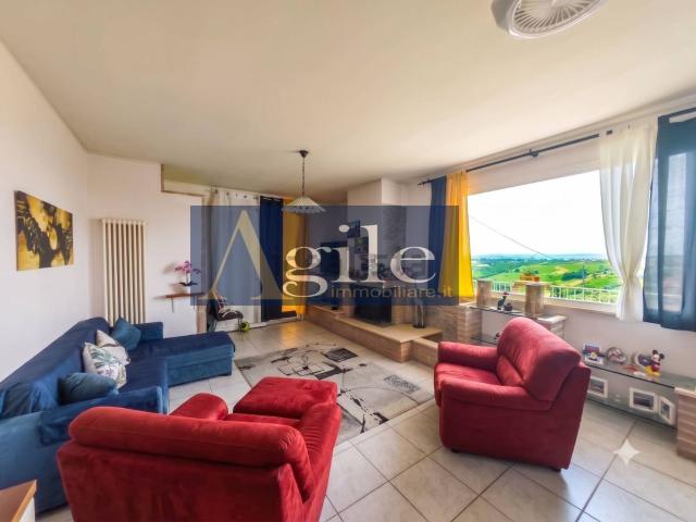 Appartamento in vendita di 200 m² in Via Dei Gelsi