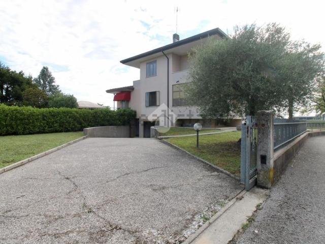 Appartamento in vendita di 200 m² in Via del Moletto
