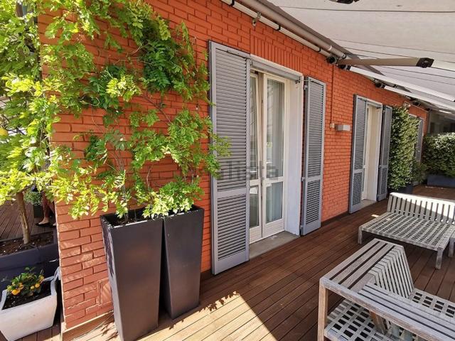 Appartamento in vendita di 200 m² in Via del Corso