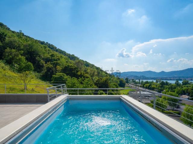 Appartamento in vendita di 200 m² in Via della Cava, 8