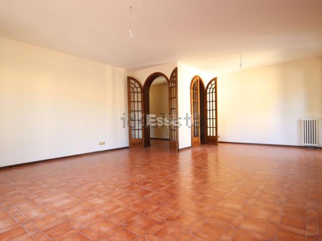 Appartamento in vendita di 200 m² in Via della Grotta, 251