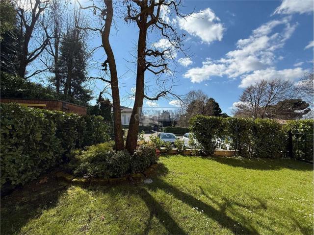 Appartamento in vendita di 200 m² in Via delle Ginestre
