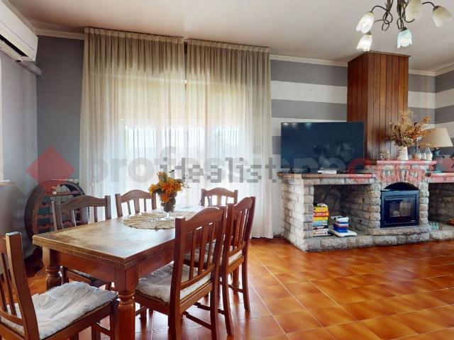 Appartamento in vendita di 200 m² in Via di Ghivizzano, 21