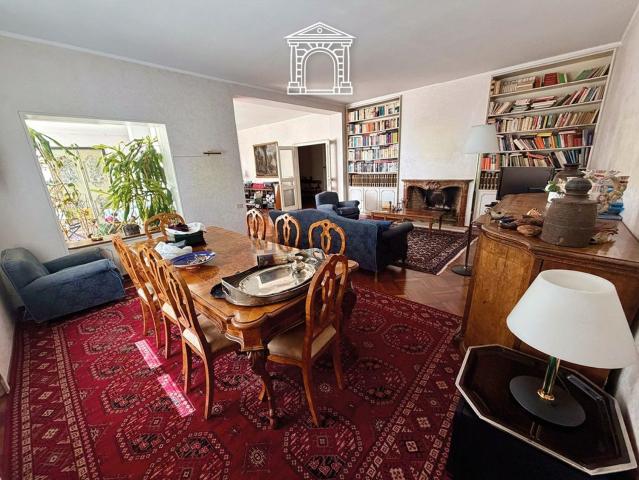 Appartamento in vendita di 200 m² in Via di Romagna