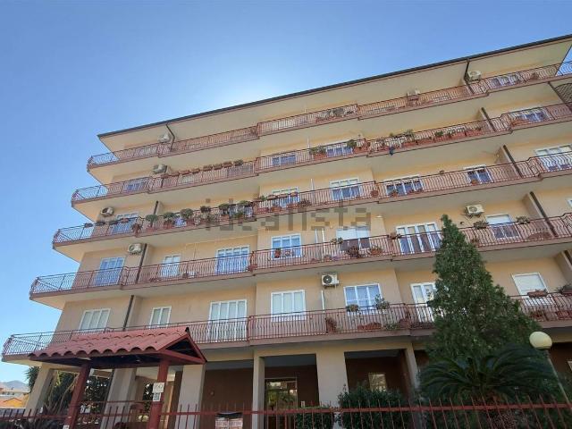 Appartamento in vendita di 200 m² in Via Eleuterio Ruggiero, 160
