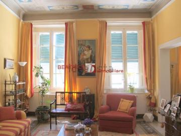 Appartamento in vendita di 200 m² in Via Fatinelli