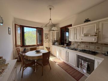 Appartamento in vendita di 200 m² in Via Faentina
