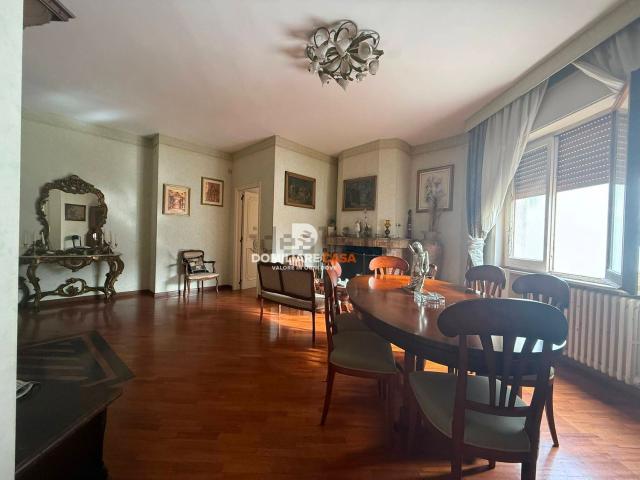 Appartamento in vendita di 200 m² in Via Ferrante Loffredo, 6