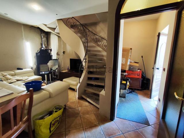 Appartamento in vendita di 200 m² in Via Filippo Bonavitacola, 10