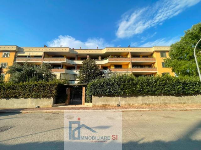 Appartamento in vendita di 200 m² in Via Fratelli Addabbo