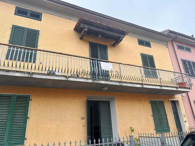 Appartamento in vendita di 200 m² in Via Fratelli Masini, 54