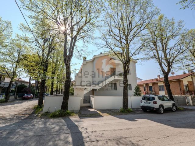 Appartamento in vendita di 200 m² in Via Indipendenza