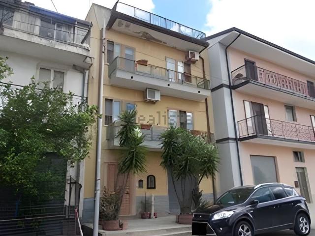 Appartamento in vendita di 200 m² in Via IV Novembre