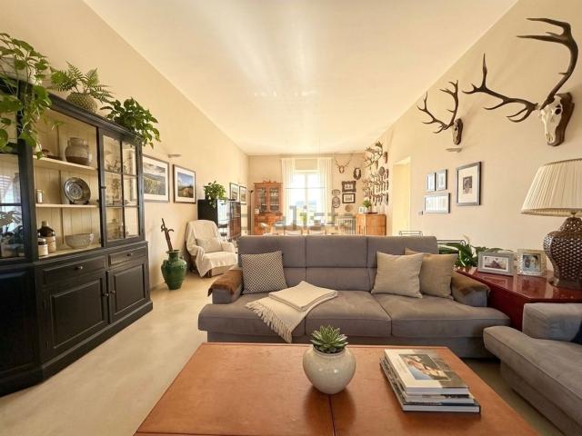 Appartamento in vendita di 200 m² in Via IV Novembre