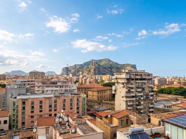 Appartamento in vendita di 200 m² in Via Leonardo Ximenes, 19