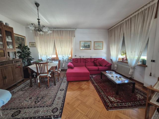 Appartamento in vendita di 200 m² in Via Liberazione