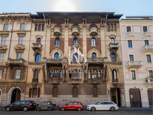 Appartamento in vendita di 200 m² in Via Luigi Settembrini, 24