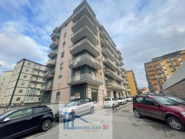 Appartamento in vendita di 200 m² in Via Luigi Vanvitelli
