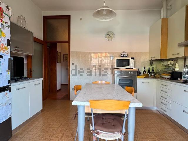 Appartamento in vendita di 200 m² in Via Mario Gordini
