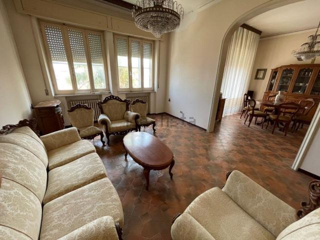 Appartamento in vendita di 200 m² in Via Mentana, 8