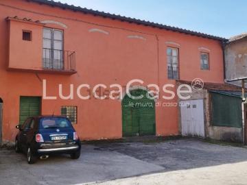 Appartamento in vendita di 200 m² in Via Nazionale, 1105