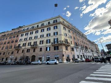 Appartamento in vendita di 200 m² in Via Salaria, 126