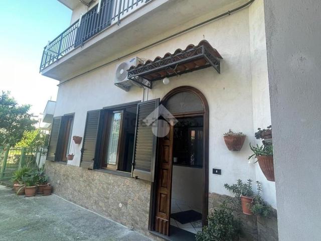 Appartamento in vendita di 200 m² in Via San Barbato, 28