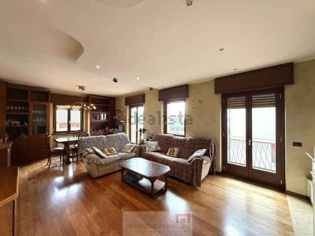 Appartamento in vendita di 200 m² in Via SS. Patroni, 10