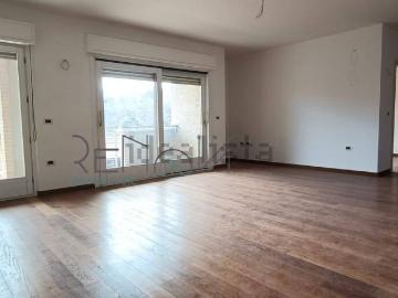 Appartamento in vendita di 200 m² in Via Porta Carrese, 47
