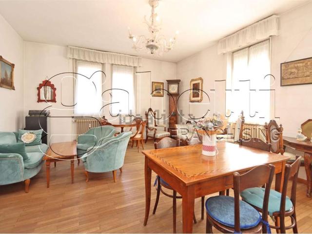 Appartamento in vendita di 200 m² in Via Palestro