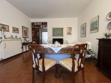 Appartamento in vendita di 200 m² in Via Pietro Lari