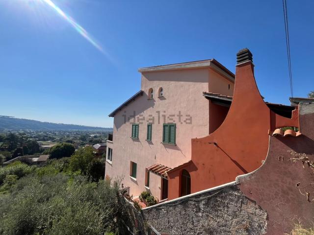 Appartamento in vendita di 200 m² in Via Pratolungo, 13