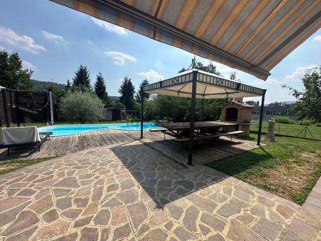 Appartamento in vendita di 200 m² in Via Rotone, 27