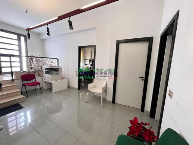 Appartamento in vendita di 200 m² in Via Robert Koch