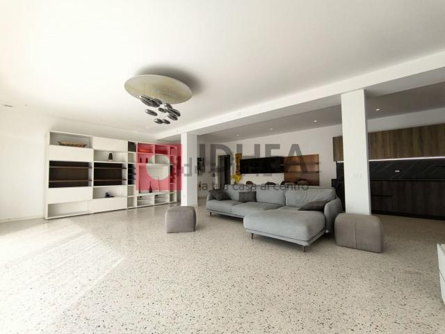 Appartamento in vendita di 200 m² in Via Roma, 57