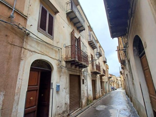 Appartamento in vendita di 200 m² in Via Roma