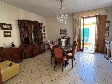 Appartamento in vendita di 200 m² in Via Roma, 1