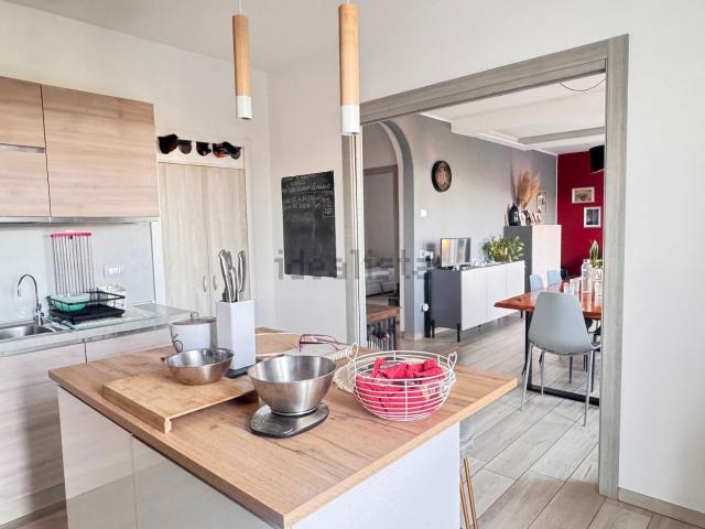 Appartamento in vendita di 200 m² in Via Rebuschini