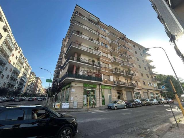 Appartamento in vendita di 200 m² in Via Ruffilli, 123