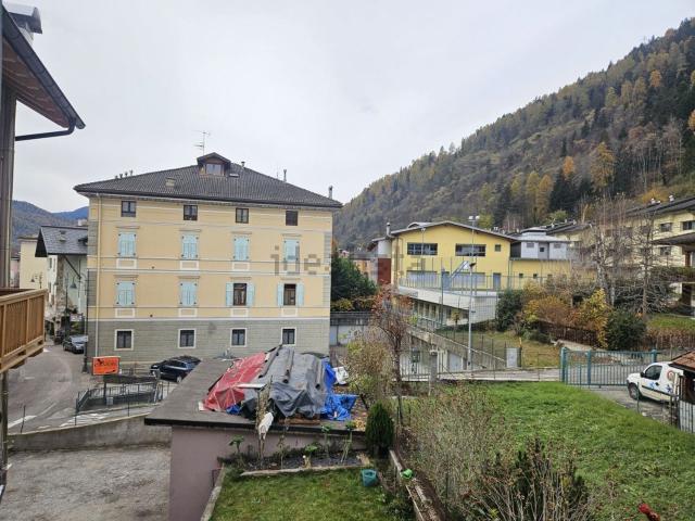 Appartamento in vendita di 200 m² in Via Trento, 33