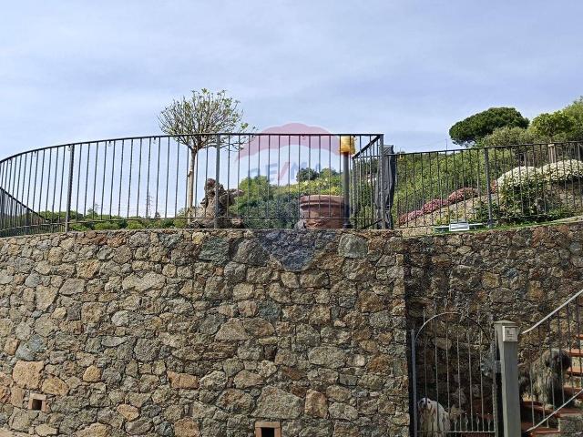 Appartamento in vendita di 200 m² in Via Valcada