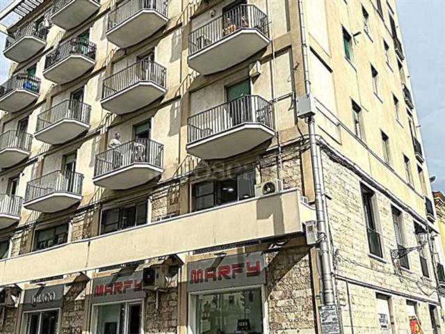 Appartamento in vendita di 200 m² in Via Vittorio Veneto