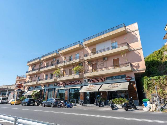 Appartamento in vendita di 200 m² in Viale Alcide de Gasperi, 21