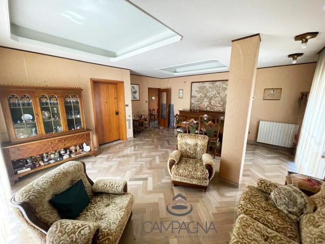 Appartamento in vendita di 200 m² in Viale della Vittoria