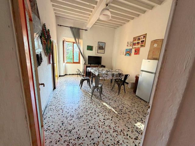 Appartamento in vendita di 200 m² in Viale delle Ferriere