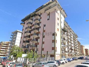 Appartamento in vendita di 200 m² in Viale delle Magnolie, 58